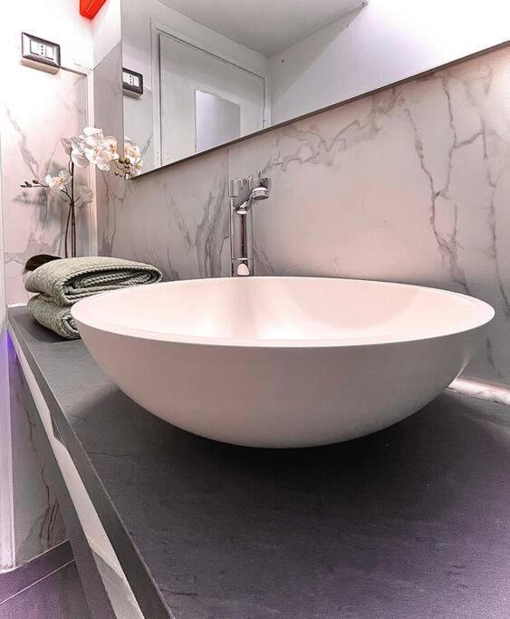 Tiffany'S House B&B Milano Esterno foto